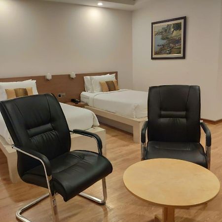 Serene Valley Hotel Янгон Экстерьер фото