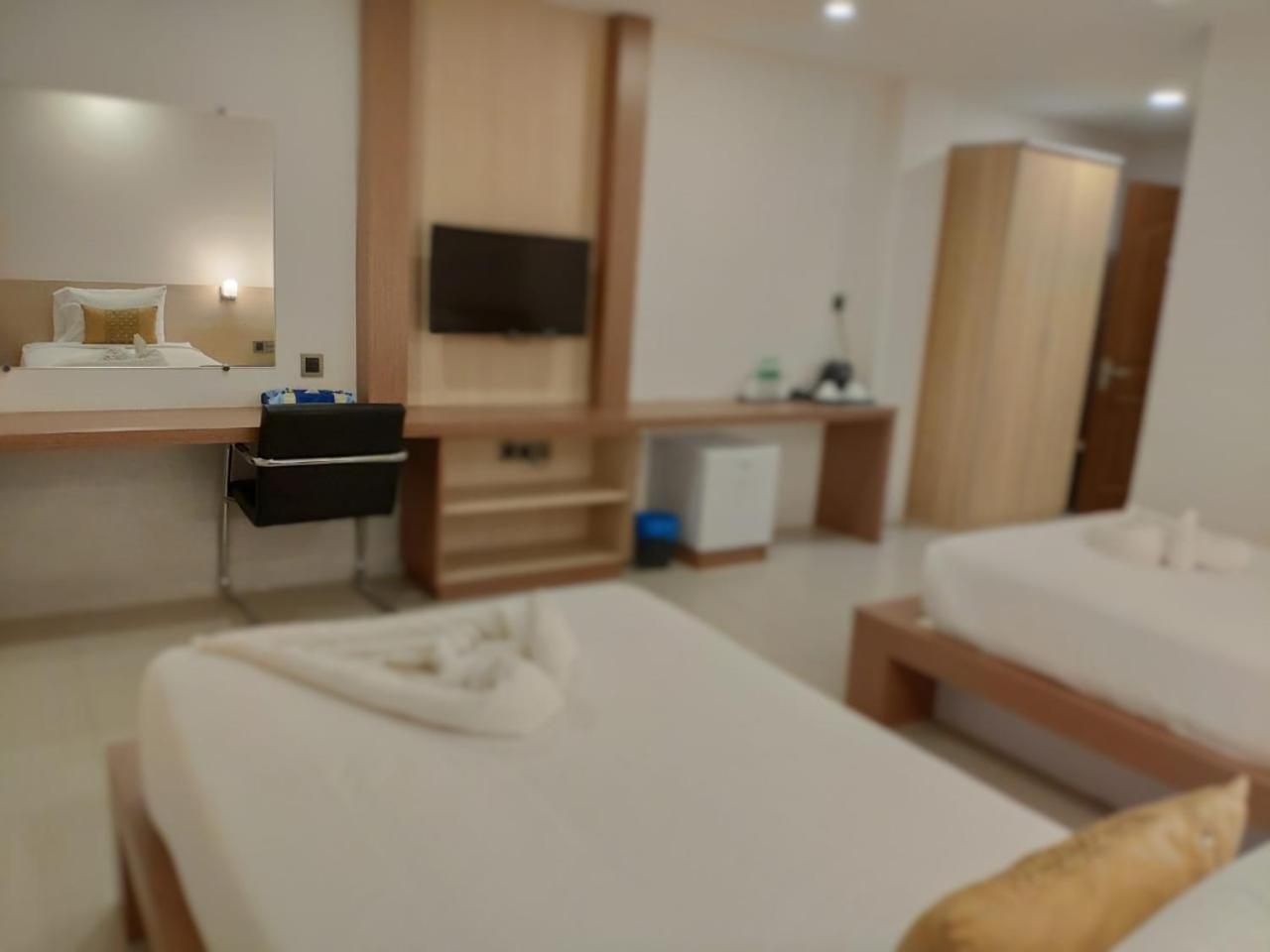 Serene Valley Hotel Янгон Экстерьер фото